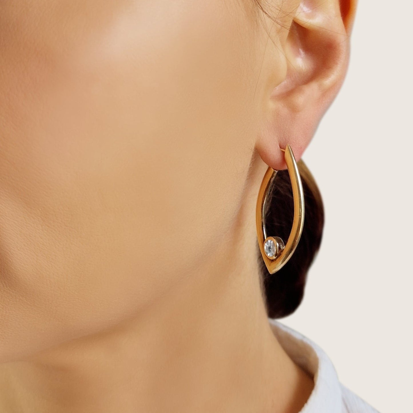 Legacy Collection Florence Earrings in 18ct yellow gold with 0.76ct VS/SI1 diamonds, 50mm length. Inspired by Carol’s cherished aunt, exuding elegance and timeless style. Perfect for a refined look, customizable with alternative gemstones. Sold as a pair.