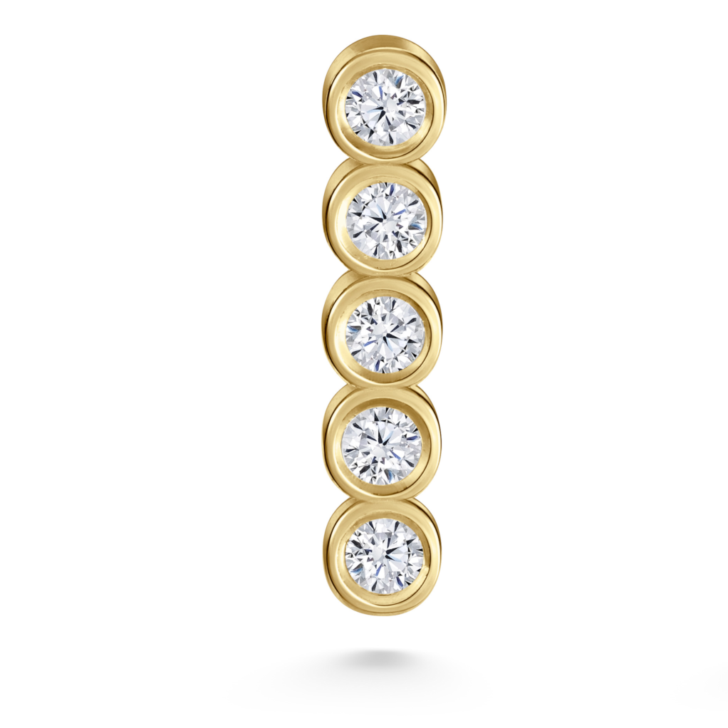 Seven Aunties Collection
Tracee Pin Earrings in 9ct yellow gold with 0.5ct SI1 diamonds, 14.5mm length. Delicate, timeless, and minimal, embodying vibrant elegance. Sold as a pair or single, customisable with alternative gemstones.